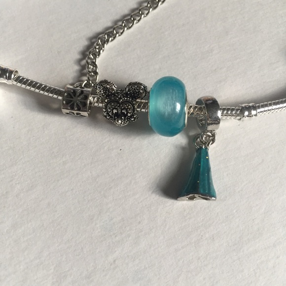 Blue Elsa Disney Charm Bracelet - Picture 6 of 8